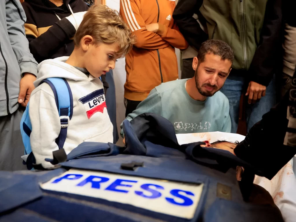 Israel kills over 700 relatives of Palestinian journalists in Gaza: Report