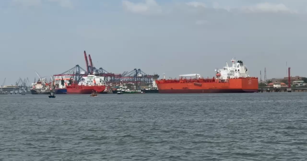 Pakistan-bound ships pass through Strait of Hormuz | US-Israel war on Iran